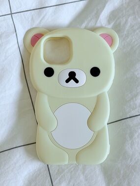 Cute Bear Silicone iPhone 14 Case - Cream with Pink Accents